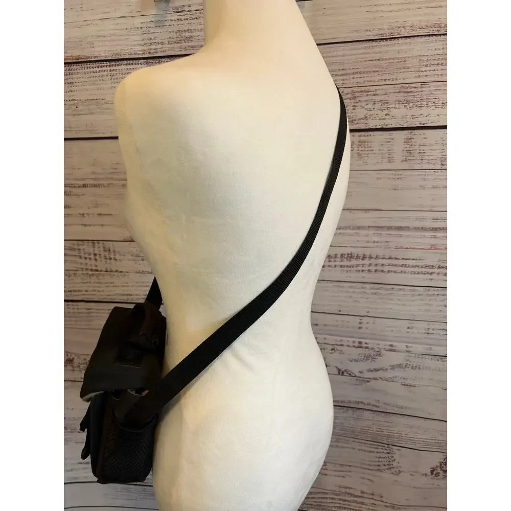 Samsonite small padded camera bag small electronics adjustable shoulder strap.